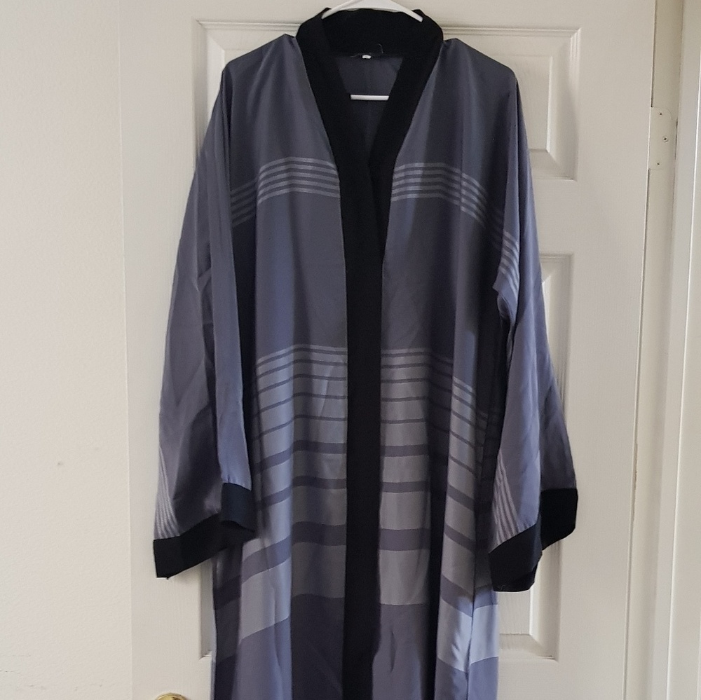 NWOT Gray Black Striped Abaya